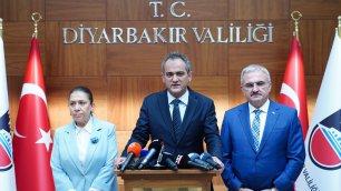 BAKAN ÖZER, DİYARBAKIR'I ZİYARET ETTİ 