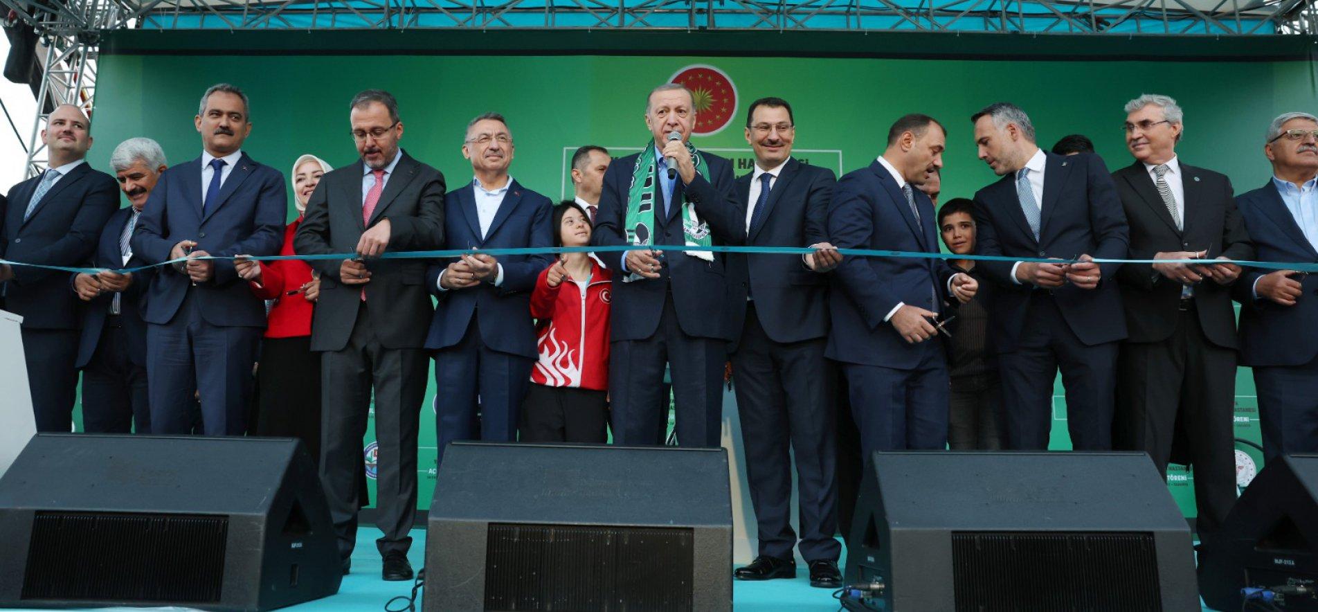 BAKAN ÖZER, SAKARYA'DA EĞİTİM YATIRIMLARININ DA YER ALDIĞI TOPLU AÇILIŞ TÖRENİNE KATILDI