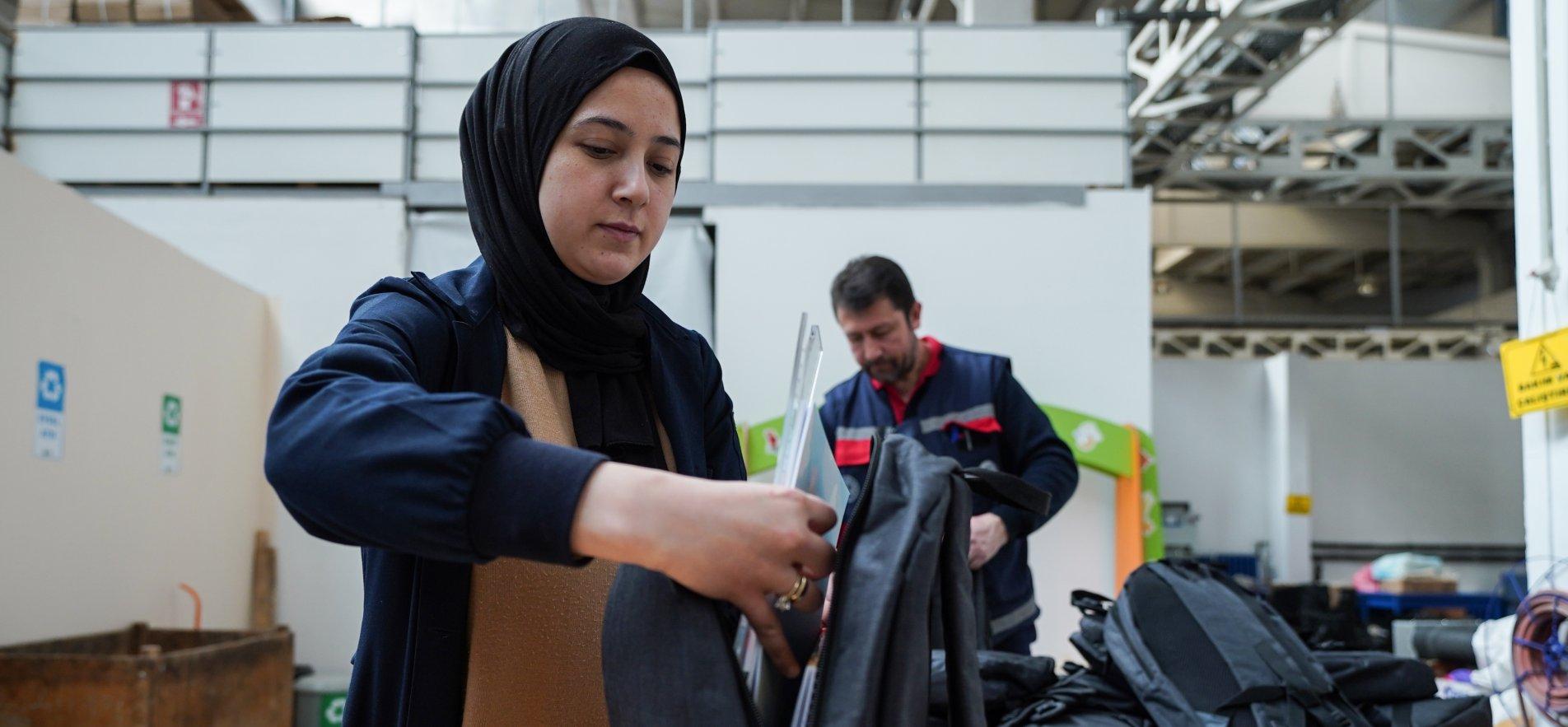 MEB, DEPREMZEDE ÖĞRENCİLERE DERS KİTABI, YARDIMCI KAYNAK VE KIRTASİYEDEN OLUŞAN EĞİTİM SETİ GÖNDERMEYE BAŞLADI